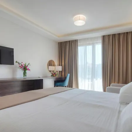 Twelve By Aycon Hotel